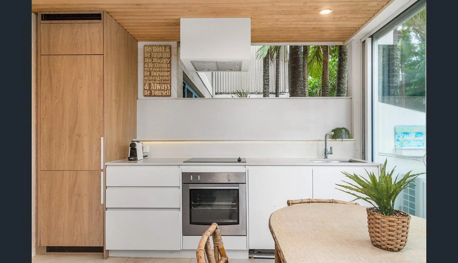 Belongil Beach Pad Byron Bay Apartment